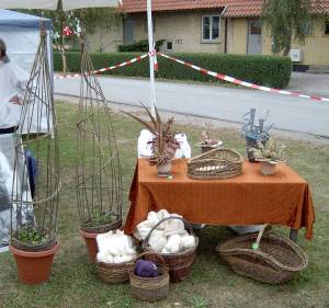 Udsnit af Lottes stand p� Kildemarked 2005